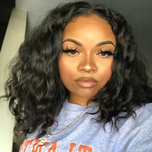 Meet your Posher, Selena